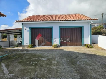 Moradia T4 para Venda em São Sebastião