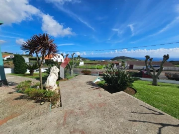 Moradia T4 para Venda em São Sebastião