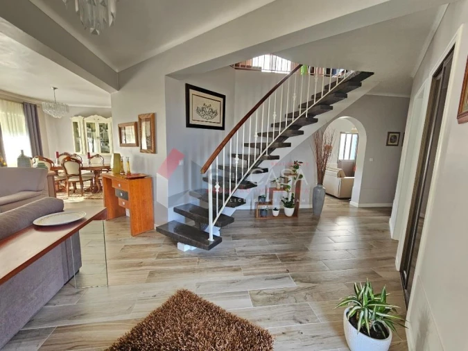 Moradia T4 para Venda em São Sebastião Foto 13