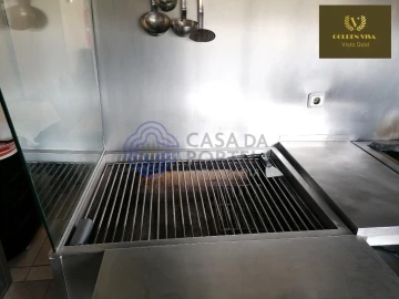 Negócio para Arrendamento em Arcozelo