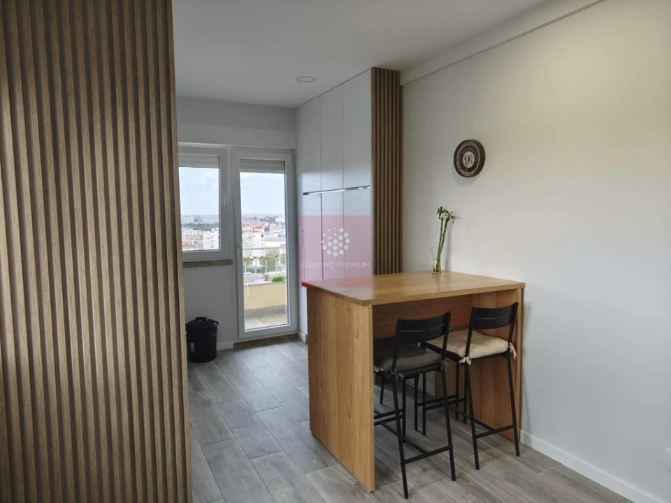 Apartamento T1 para Venda em Alfragide Foto 9