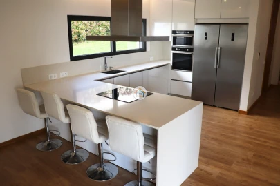 Moradia T4 para Venda em Carapeços