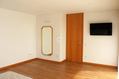 Moradia T4 para Venda em Carapeços