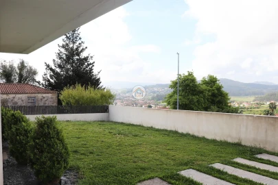 Moradia T4 para Venda em Carapeços