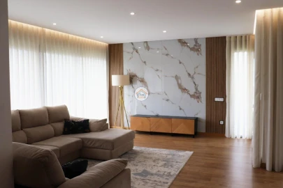 Moradia T4 para Venda em Carapeços