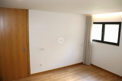 Moradia T4 para Venda em Carapeços