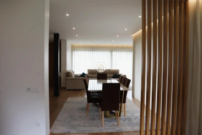 Moradia T4 para Venda em Carapeços