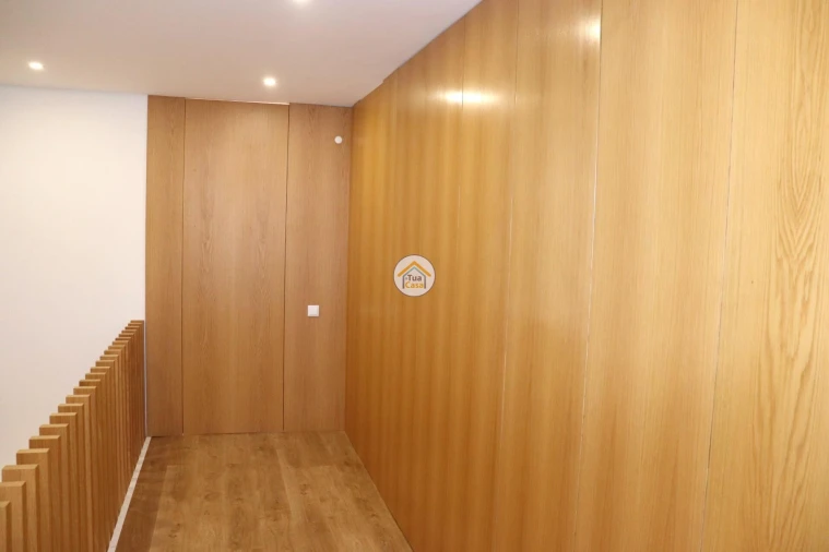 Moradia T4 para Venda em Carapeços Foto 22