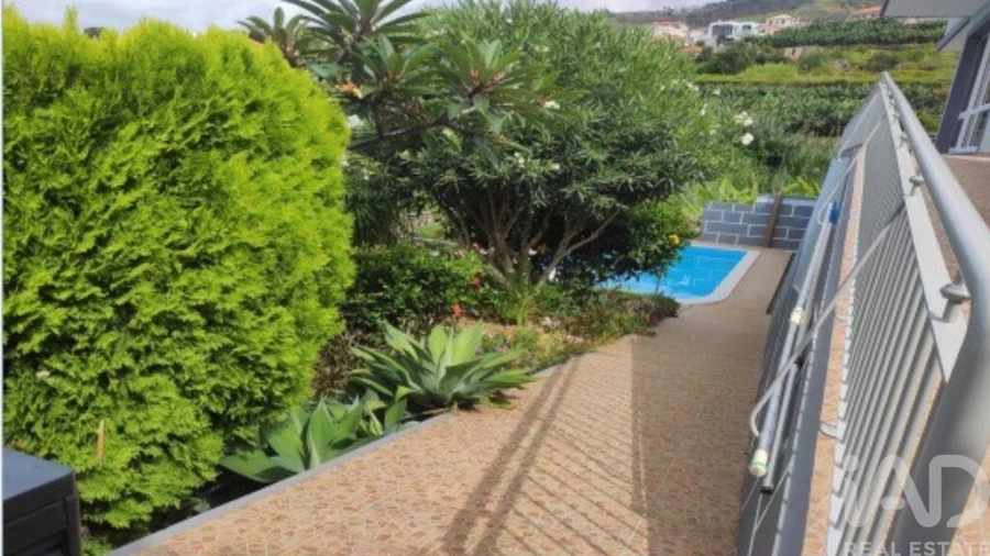Moradia T3 para Venda em Arco da Calheta Foto 13