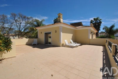 Moradia T4 para Venda em Albufeira e Olhos de Água