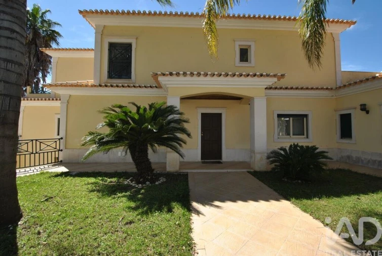 Moradia T4 para Venda em Albufeira e Olhos de Água Foto 2