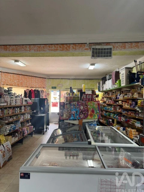 Loja para Venda em Malhou, Louriceira e Espinheiro