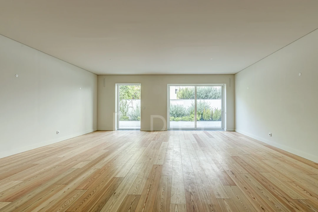 Apartamento T4 para Venda em Santo António Foto 8