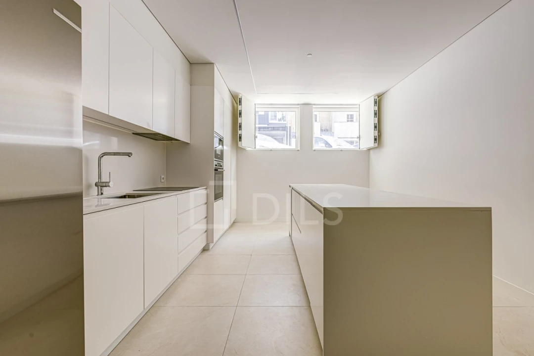 Apartamento T4 para Venda em Santo António Foto 17
