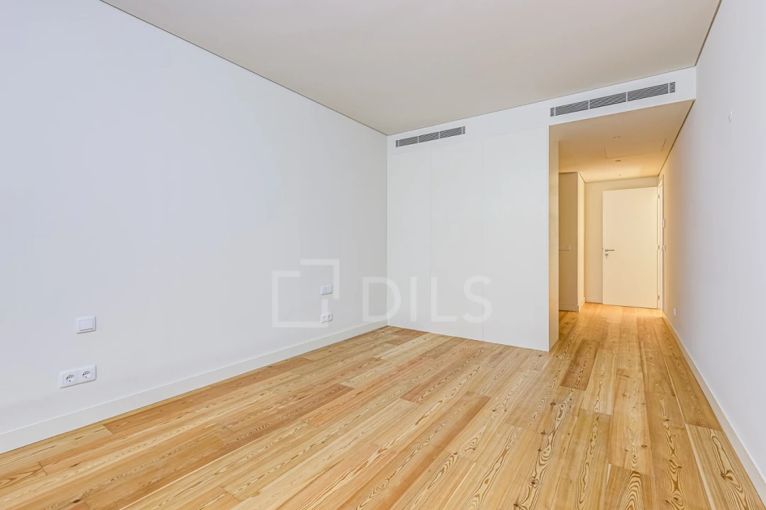 Apartamento T4 para Venda em Santo António Foto 27