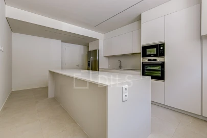 Apartamento T4 para Venda em Santo António