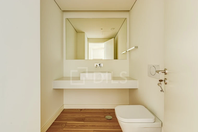 Apartamento T4 para Venda em Santo António Foto 11