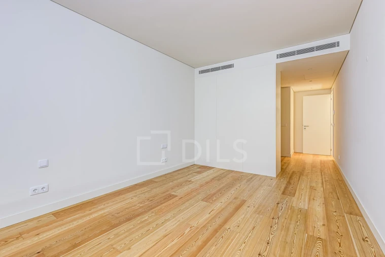 Apartamento T4 para Venda em Santo António Foto 27