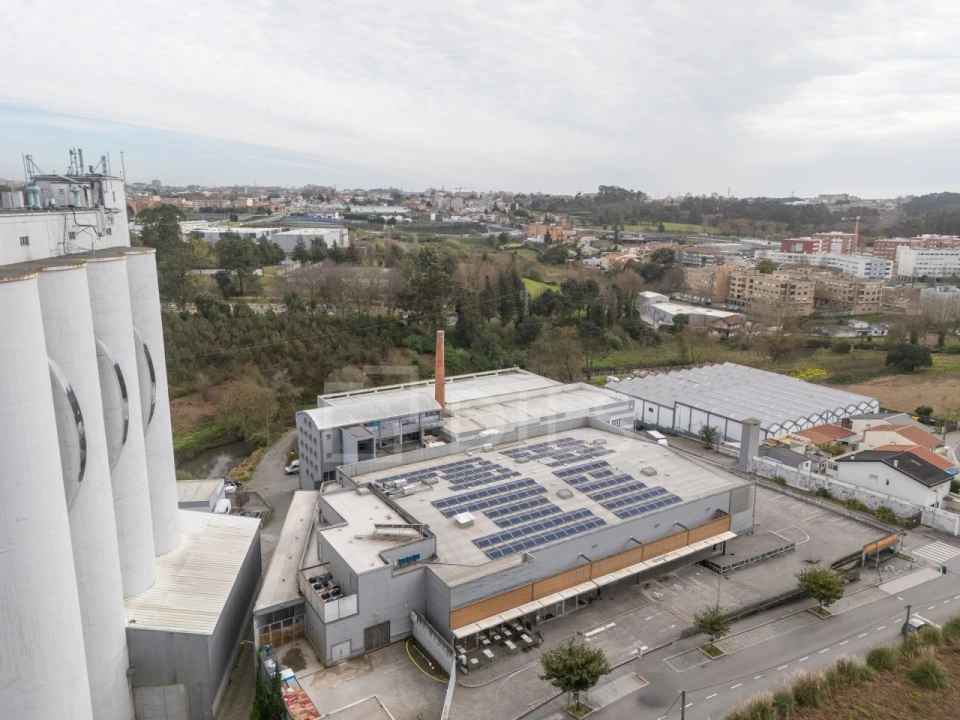 Armazém para Arrendamento em Cidade da Maia Foto 28