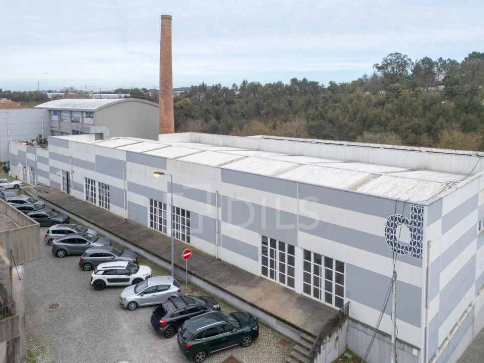 Armazém para Arrendamento em Cidade da Maia Foto 1