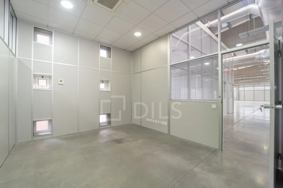 Armazém para Arrendamento em Cidade da Maia Foto 9