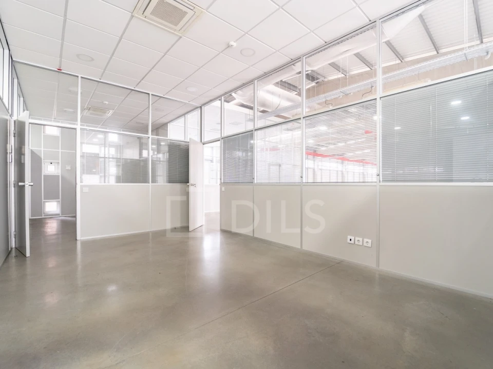 Armazém para Arrendamento em Cidade da Maia Foto 12