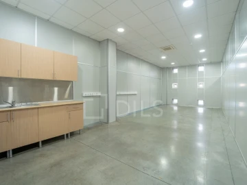 Armazém para Arrendamento em Cidade da Maia