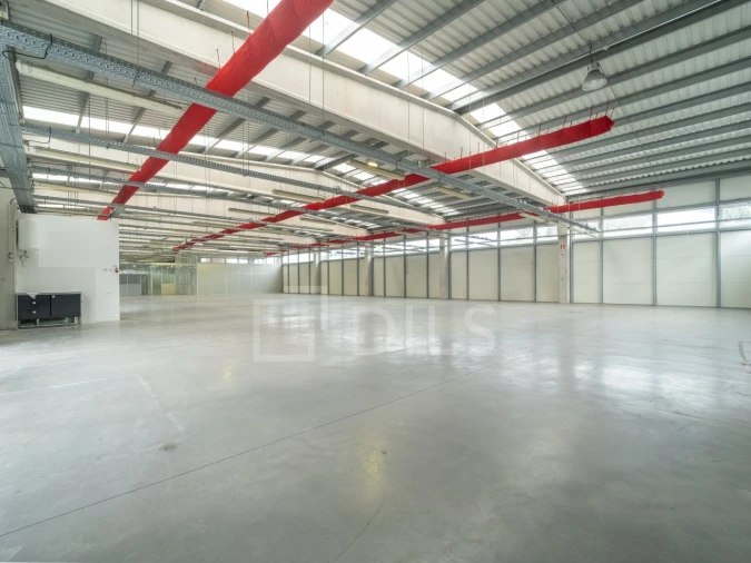 Armazém para Arrendamento em Cidade da Maia Foto 4