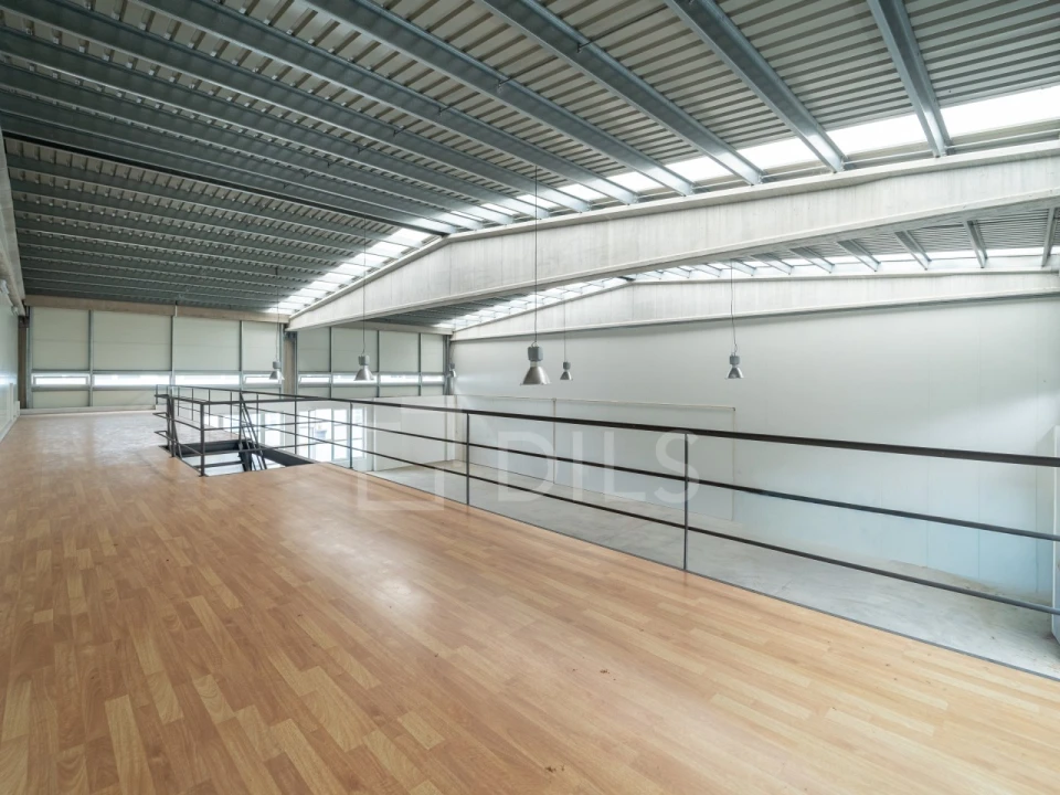 Armazém para Arrendamento em Cidade da Maia Foto 9