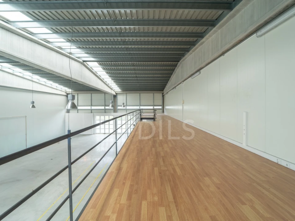 Armazém para Arrendamento em Cidade da Maia Foto 12