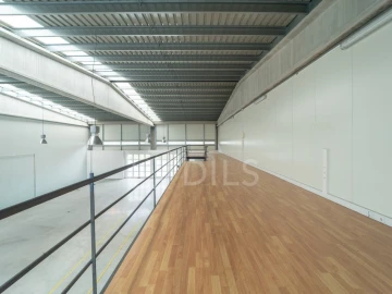 Armazém para Arrendamento em Cidade da Maia