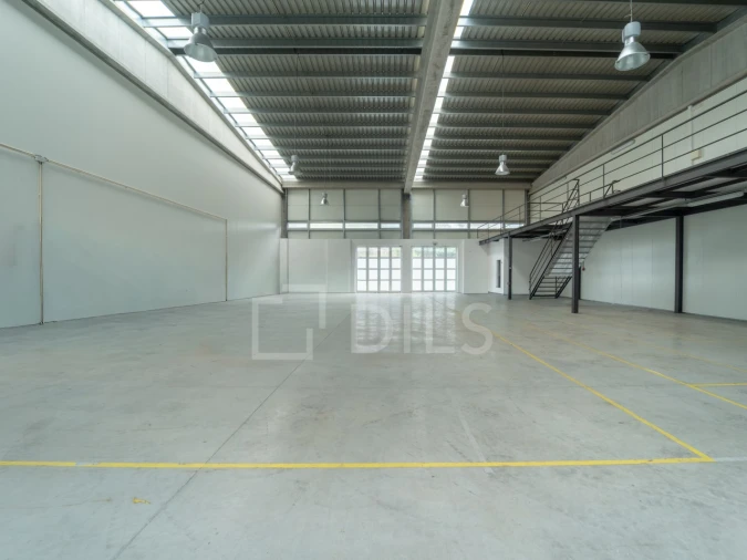 Armazém para Arrendamento em Cidade da Maia Foto 6