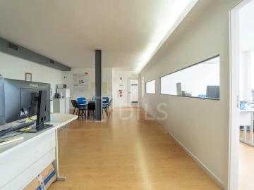 Escritório para Arrendamento em Cidade da Maia