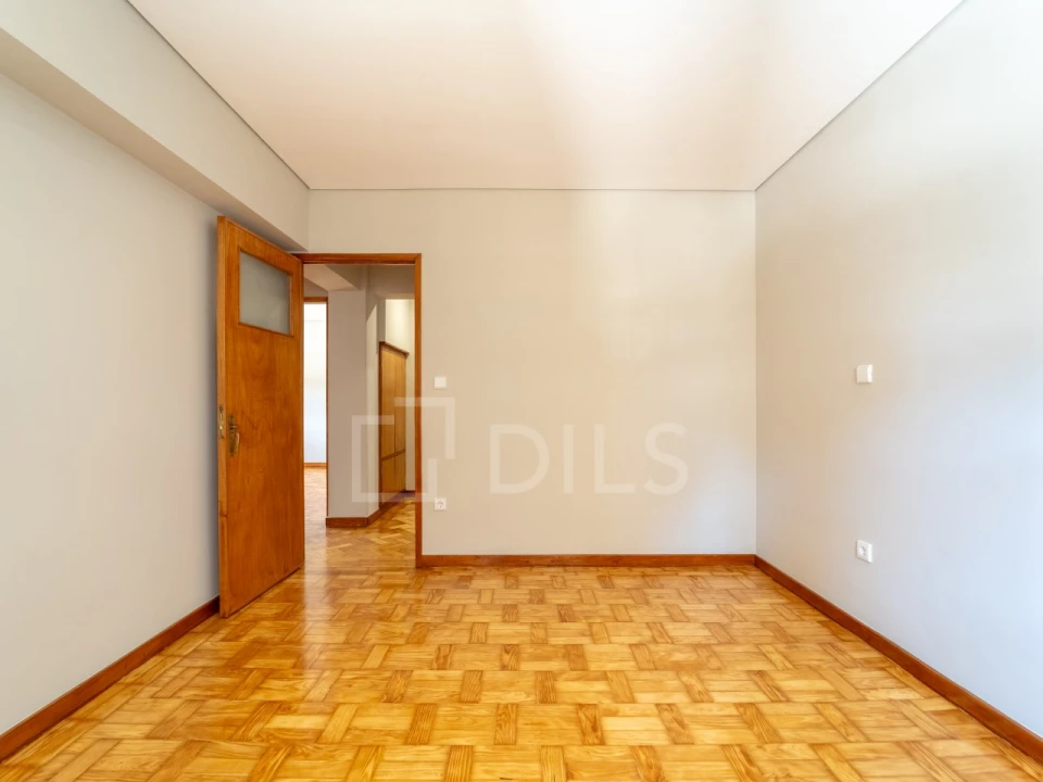Apartamento T4 para Venda em Mafamude e Vilar do Paraíso Foto 8
