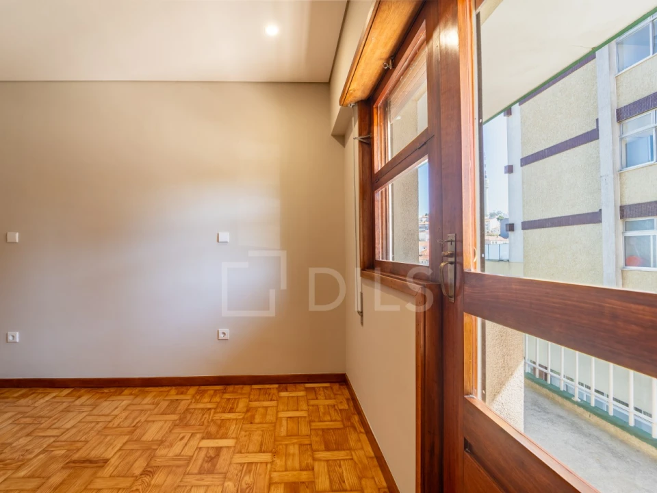Apartamento T4 para Venda em Mafamude e Vilar do Paraíso Foto 13