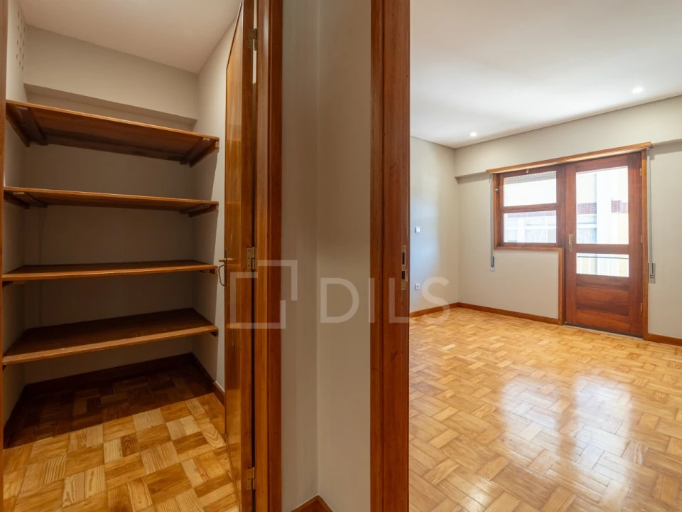Apartamento T4 para Venda em Mafamude e Vilar do Paraíso Foto 14