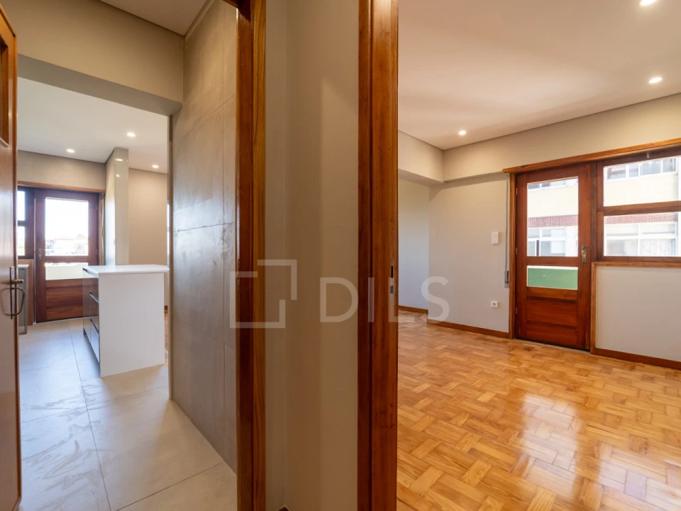 Apartamento T4 para Venda em Mafamude e Vilar do Paraíso Foto 17