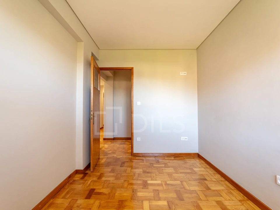 Apartamento T4 para Venda em Mafamude e Vilar do Paraíso Foto 26