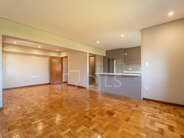 Apartamento T4 para Venda em Mafamude e Vilar do Paraíso