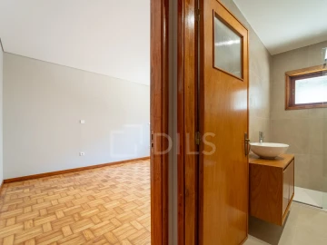 Apartamento T4 para Venda em Mafamude e Vilar do Paraíso