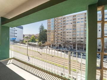 Apartamento T4 para Venda em Mafamude e Vilar do Paraíso