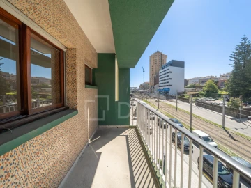 Apartamento T4 para Venda em Mafamude e Vilar do Paraíso