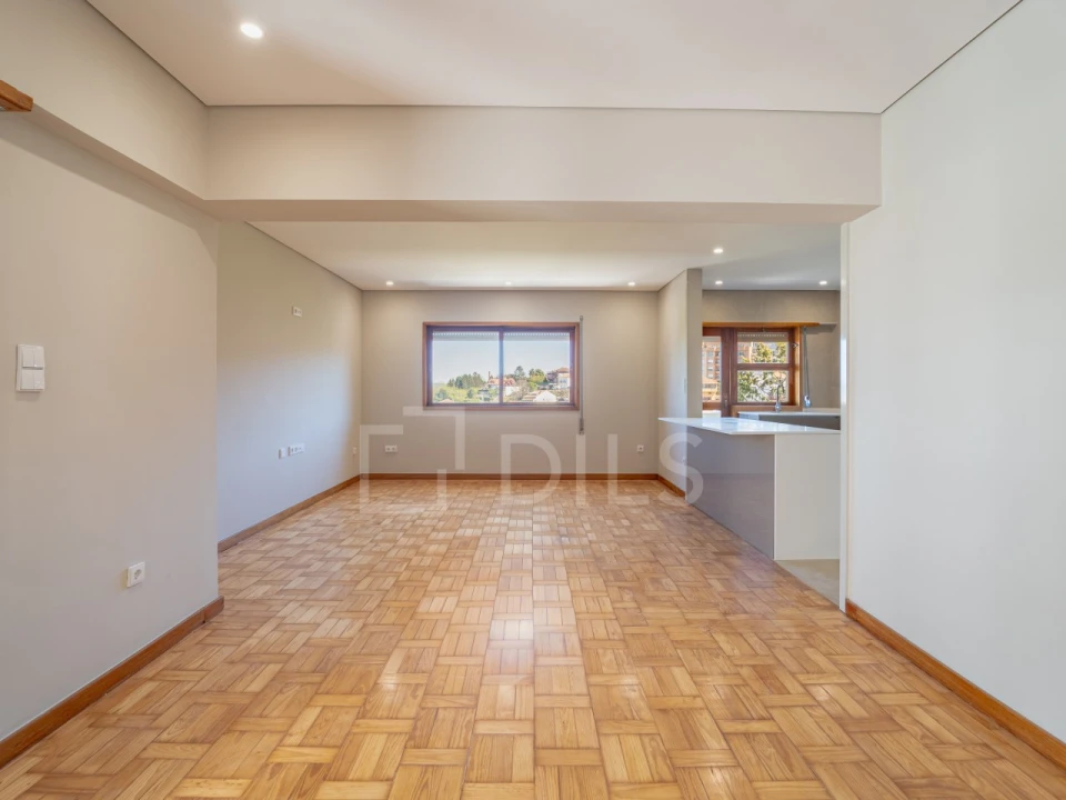 Apartamento T4 para Venda em Mafamude e Vilar do Paraíso Foto 1