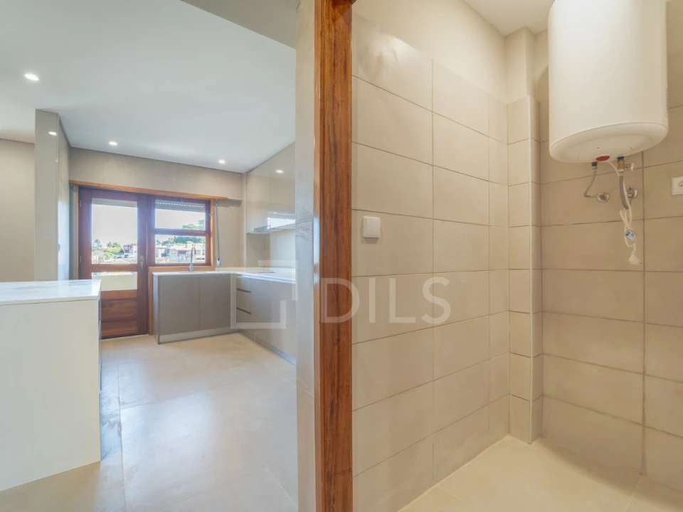 Apartamento T4 para Venda em Mafamude e Vilar do Paraíso Foto 24