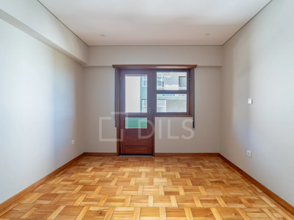 Apartamento T4 para Venda em Mafamude e Vilar do Paraíso Foto 27