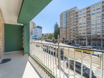 Apartamento T4 para Venda em Mafamude e Vilar do Paraíso