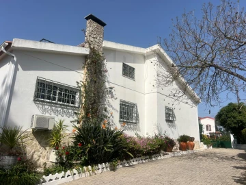Moradia T8 para Venda em Amora