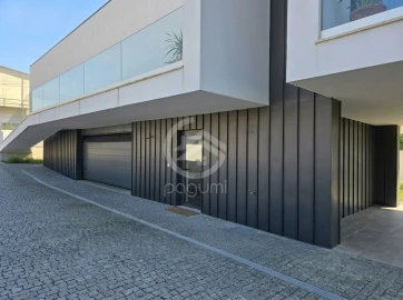 Moradia T3 para Venda em Caide de Rei