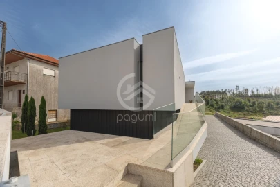 Moradia T3 para Venda em Caide de Rei