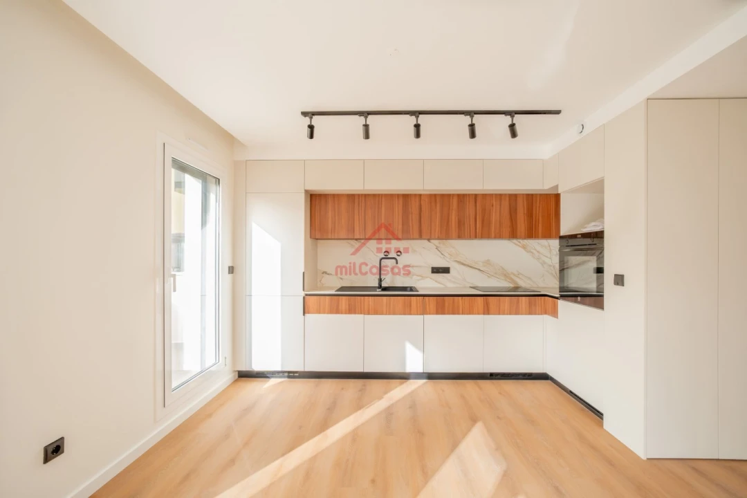 Apartamento T2 para Arrendamento em Santa Maria, São Pedro e Matacães Foto 4